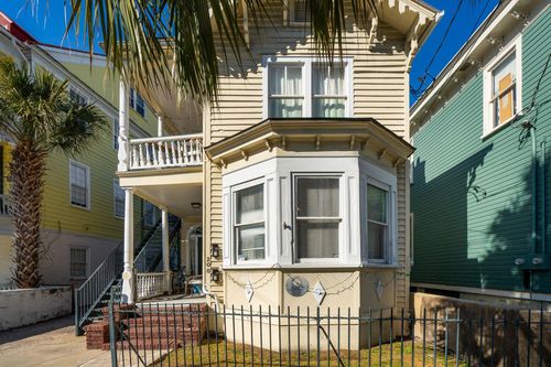 208 Calhoun St, Charleston, SC, 29401-3564 | Card Image