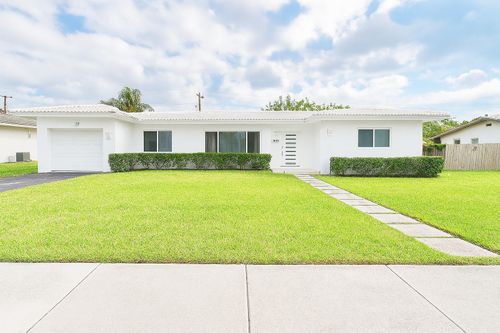 20515 Highland Lakes Blvd, Miami, FL, 33179-2239 | Card Image