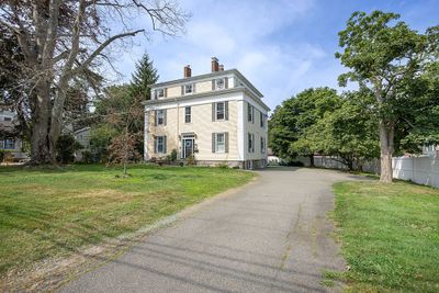 4 - 22 Malbone Road, Condo with 2 bedrooms, 1 bathrooms and 2 parking in Newport RI | Image 2