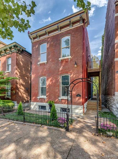 2312 S 12th St, Saint Louis, MO, 63104-4211 | Card Image