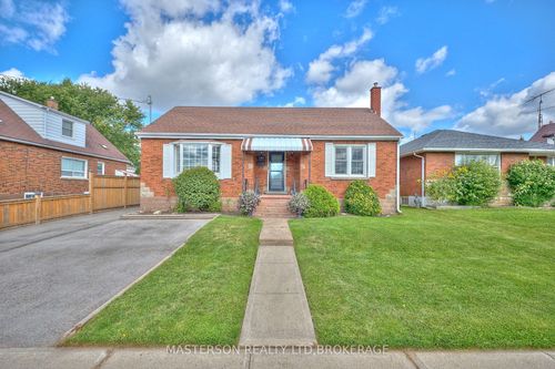 6805 Dunn St, Niagara Falls, ON, L2G2R3 | Card Image