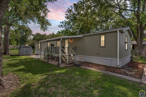 213 Se 47th St, Topeka, KS, 66609 | Card Image