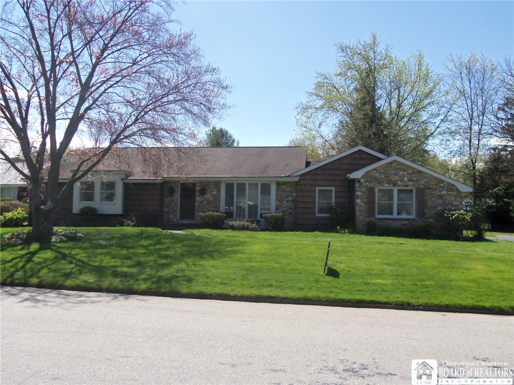 Birchwood Dr, Fredonia, NY 14063