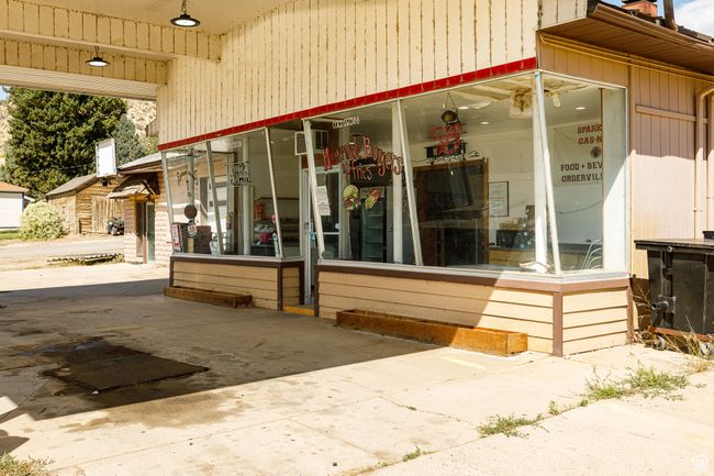 View of exterior entry | Image 5