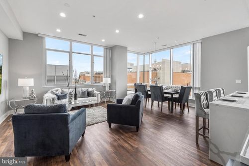 8b-1101 Locust St, PHILADELPHIA, PA, 19107-5519 | Card Image