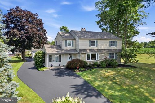 563 Broadview Rd, SOUTHAMPTON, PA, 18966-1805 | Card Image