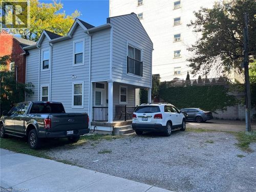 2-111 Queen St S, Hamilton, ON, L8P3R9 | Card Image