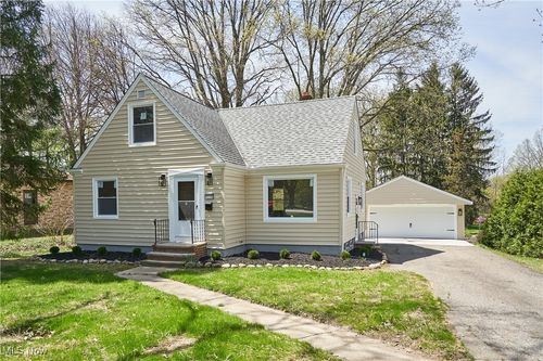 2776 Oak St, Willoughby Hills, OH, 44094-9117 | Card Image