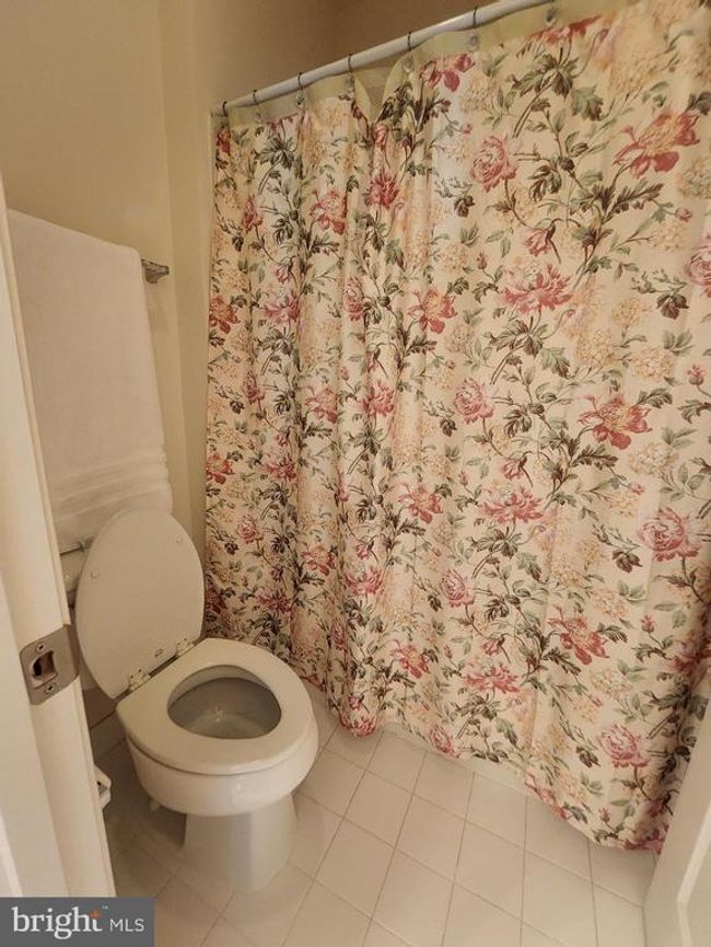 8952 Center St, Townhouse with 3 bedrooms, 3 bathrooms and null parking in Manassas VA | Image 16