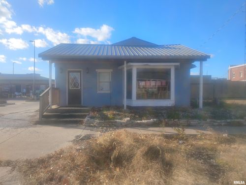 42 N 2nd Ave, Canton, IL, 61520-2720 | Card Image