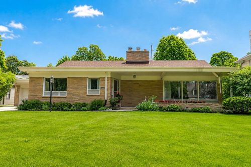 2518 N Harding Boulevard, Wauwatosa, WI, 53226 | Card Image