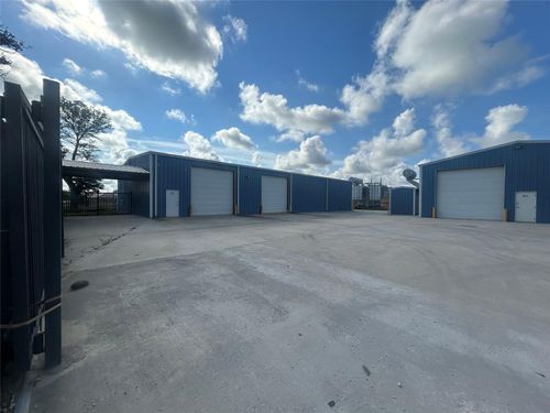 1141 Fm 517 Rd, Alvin, TX, 77511-1816 | Card Image