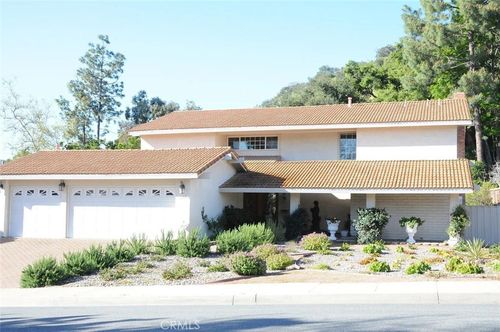 1902 Stonesgate St, Westlake Village, CA, 91361-1613 | Card Image