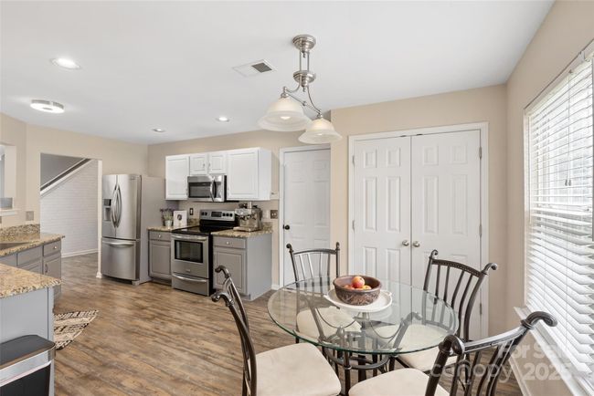 Spacious, bright kitchen | Image 10