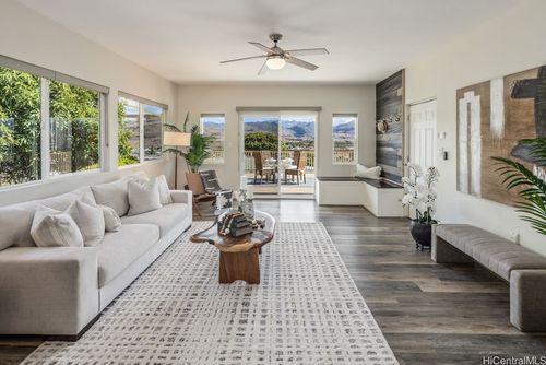 3376 Ala Laulani St, Honolulu, HI, 96818-2837 | Card Image