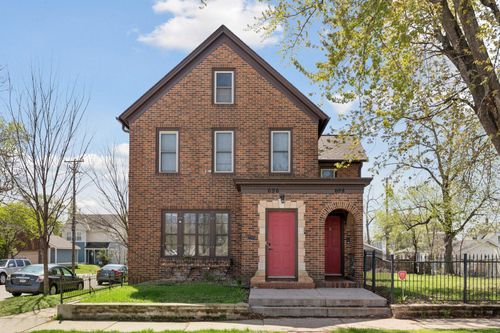 696 Hawthorne Ave E, Saint Paul, MN, 55106-1905 | Card Image