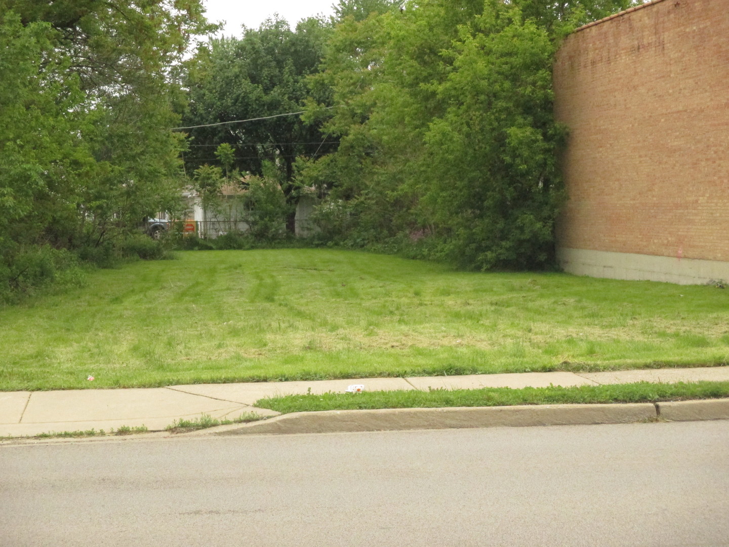 736 E Saint Charles Rd, Lombard, IL 60148