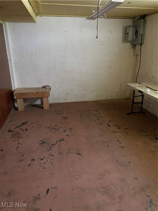 Back corner of basement | Image 10