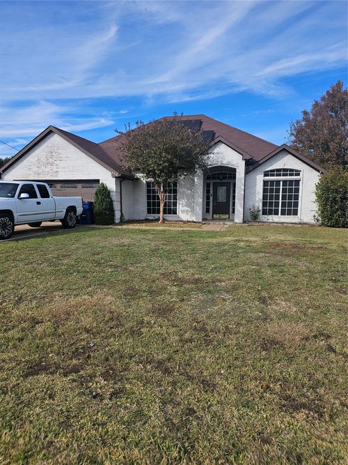 116 Country Dr, Waxahachie, TX, 75165-6211 | Card Image