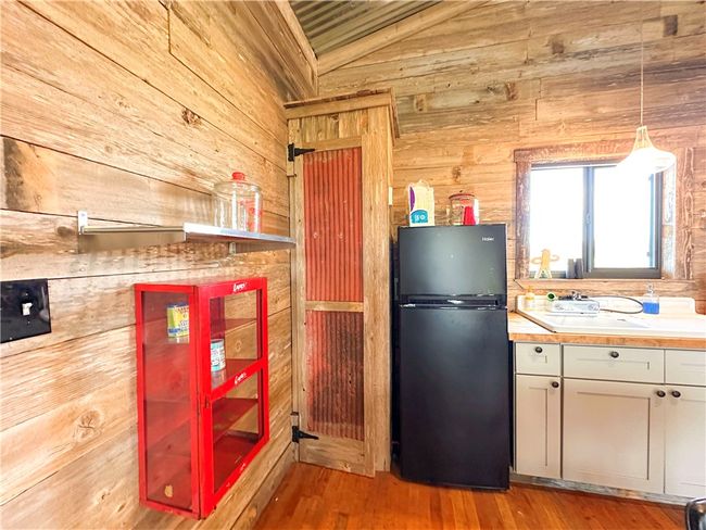 Angled View of Cabin | Image 11
