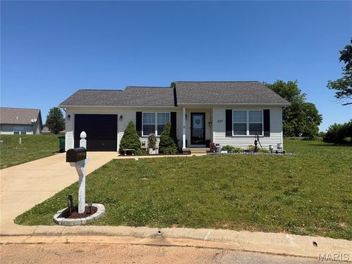 327 Bucking Horse Dr, Farmington, MO, 63640-7769 | Card Image
