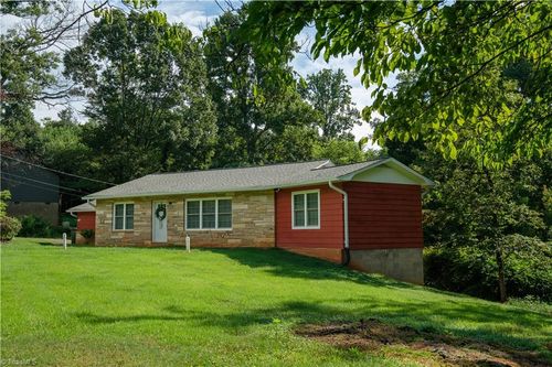 629 Oakland Dr, Elkin, NC, 28621-2929 | Card Image