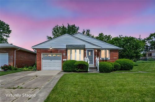 435 Roanoke Ave, Cuyahoga Falls, OH, 44221-1548 | Card Image