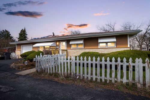 1714 Hebron Ave, Zion, IL, 60099-1658 | Card Image