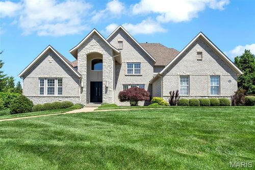 18239 Canyon Forest Ct, Chesterfield, MO, 63005-1441 | Card Image