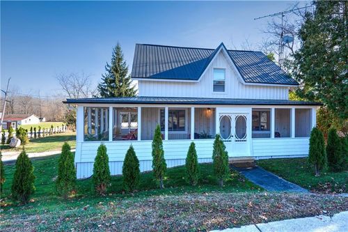 30 Drummond St, Newboro, ON, K0G1P0 | Card Image