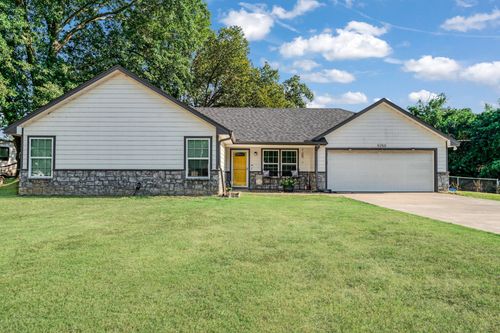 5250 Cooper St, Reno, TX, 75462-5702 | Card Image