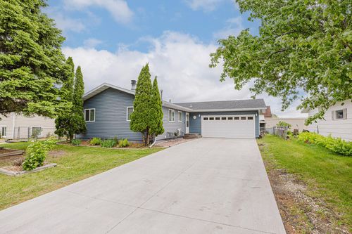 531 5th Street Ct, West Fargo, ND, 58078-2739 | Card Image