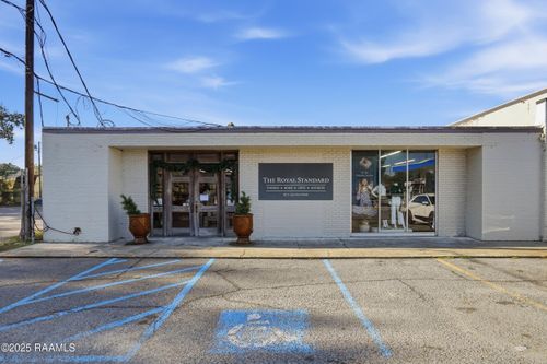 2015 Johnston St, Lafayette, LA, 70503-2784 | Card Image