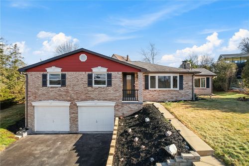 737 Courtview Dr, Greensburg, PA, 15601-1428 | Card Image