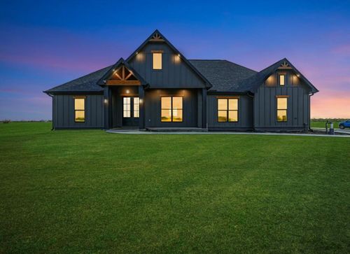 643 Chuckwagon Trl, Angleton, TX, 77515 | Card Image