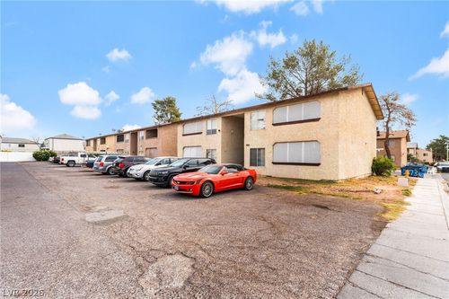 2773 Sidewinder Ln, Las Vegas, NV, 89121-7817 | Card Image
