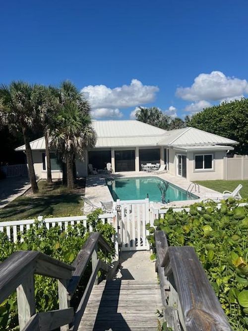 77 N Beach Rd, Jupiter Island, FL, 33455-2101 | Card Image