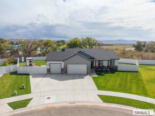 3272 Conela Cir, Ammon, ID, 83406-1236 | Card Image