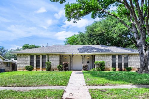 937 Birchwood Dr, Lancaster, TX, 75146-1412 | Card Image