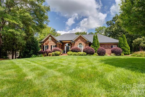 1152 N Windsor Dr, Kannapolis, NC, 28081-5946 | Card Image