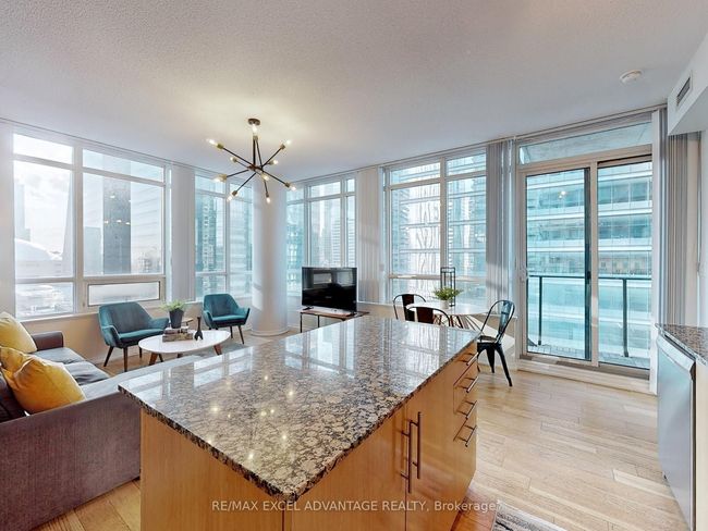 1305 - 65 Bremner Blvd, Condo with 3 bedrooms, 2 bathrooms and null parking in Toronto ON | Image 6