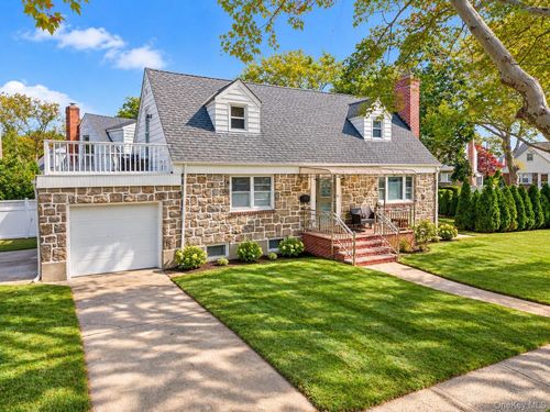 471 Beech Street, North Hempstead, NY, 11040 | Card Image