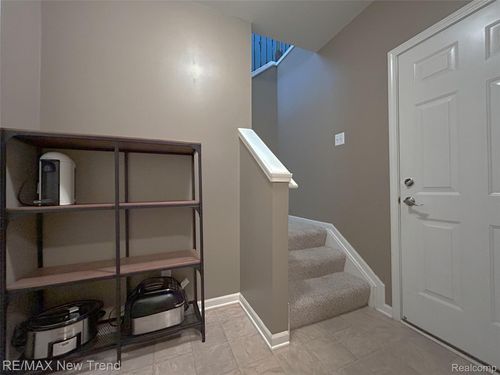 28024 Hopkins Dr, Novi, MI, 48377-2565 | Card Image