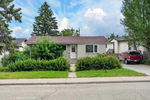 7804 34 Ave Nw, Calgary, AB, T3B1P3 | Card Image