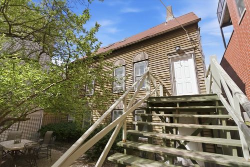 ch2-3144 Southport Ave, Chicago, IL, 60657-3225 | Card Image