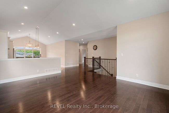 6464 Sam Iorfida Dr, House other with 6 bedrooms, 3 bathrooms and 6 parking in Niagara Falls ON | Image 5