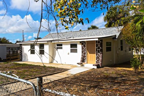 426 S Disston Ave, Tarpon Springs, FL, 34689-4502 | Card Image