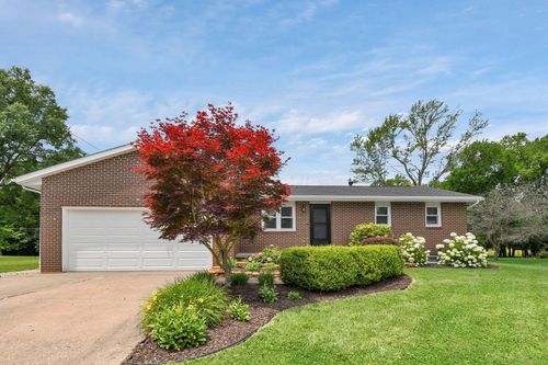 562 Knoll Dr, Granville, OH, 43023-9657 | Card Image