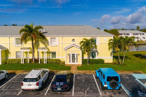 apt-a-5215 Coquina Key Dr Se, SAINT PETERSBURG, FL, 33705-6329 | Card Image