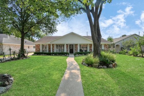 9811 Rocktree Dr, Houston, TX, 77040-3928 | Card Image